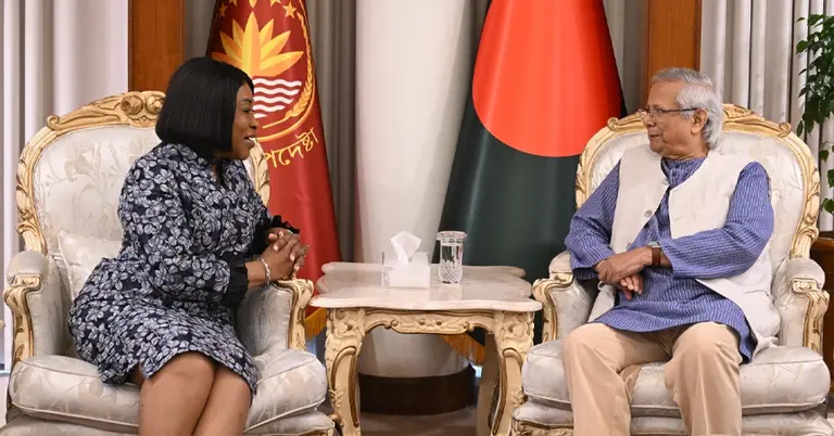 যমুনায় ড. মুহাম্মদ ইউনূসের সঙ্গে শার্লি আয়োরকর বচওয়ে